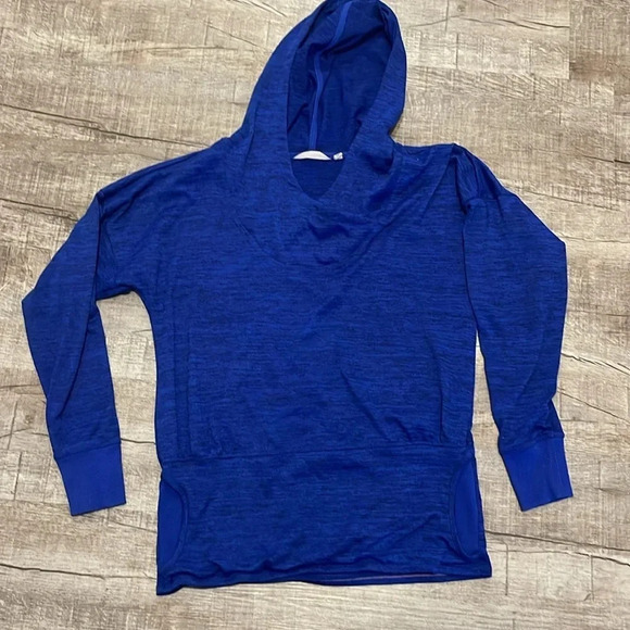 Athleta - HOODED BATWING AND ROBIN TOP - Size Medium - Blue Space Dye - Picture 7 of 10